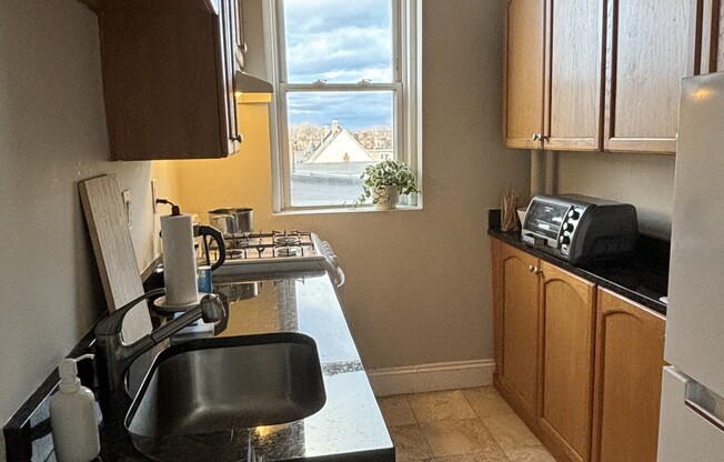 1 bed, 1 bath, $2,500, Unit 22