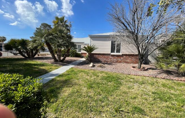 Charming 3-Bedroom Corner-Lot Home with RV Parking & No HOA