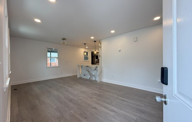 2763 CATALINA AVE