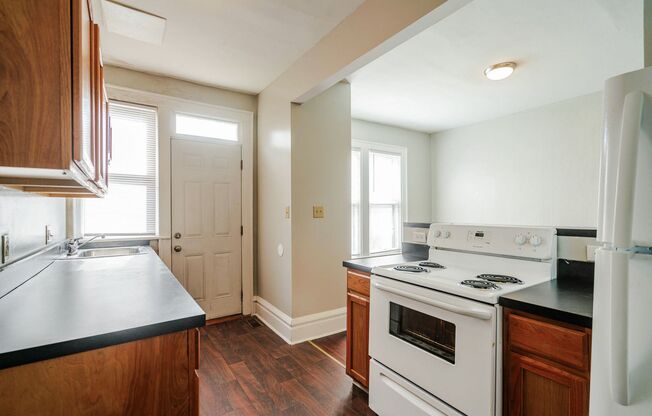 2 beds, 1 bath, $1,325, Unit 1478