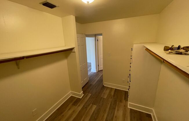 1 bed, 1 bath, 1,100 sqft, $1,350, Unit 1619 Tremont #6