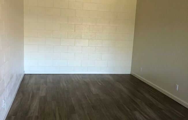 2012-2100 Wylie Dr.