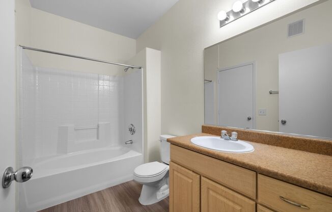 2 beds, 2 baths, $1,425, Unit # 2057