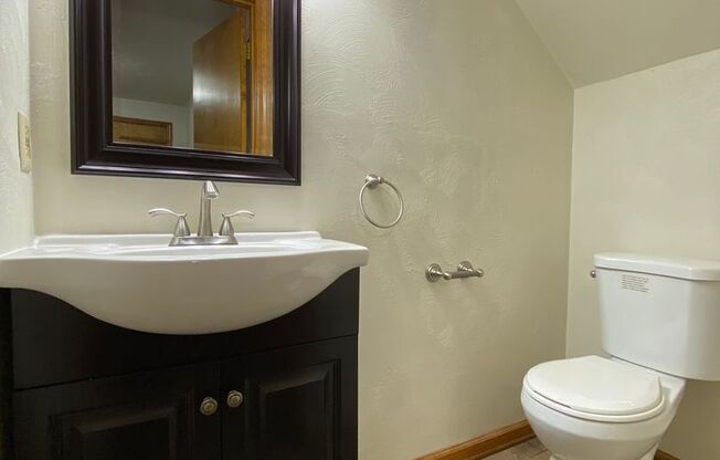 2 beds, 1.5 baths, $1,075, Unit 13