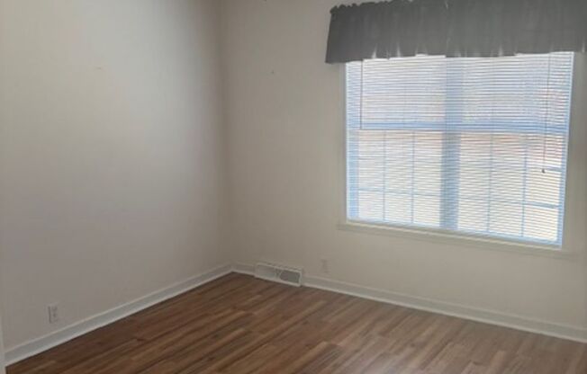 3 beds, 2 baths, $1,600