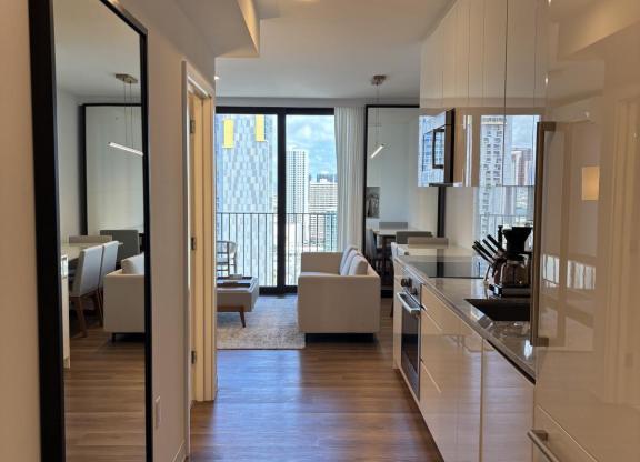 1 bed, 1 bath, 563 sqft, $3,800