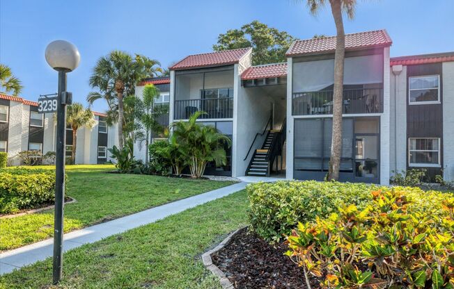 SEASONAL BEAUTIFULLY UPDATED GROUND FLOOR CONDO LOCATED IN THE HEART OF SARASOTA!