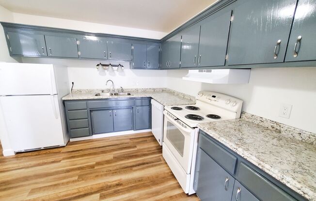 2 beds, 1 bath, 1,027 sqft, $1,299, Unit 5-207