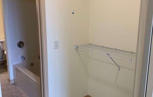 1 bed, 1 bath, 699 sqft, $1,395, Unit 321