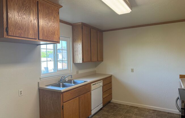 2 beds, 1 bath, $1,750