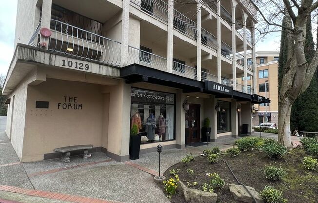 2 Bed 1.5 Bath Condo Downtown Bellevue