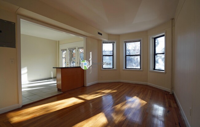 1137 COMMONWEALTH AVE