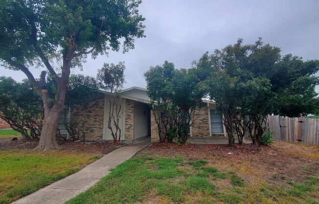 4 beds, 2 baths, $1,950