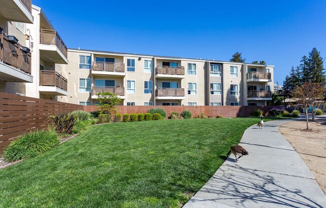2 beds, 1 bath, 925 sqft, $2,195, Unit 303