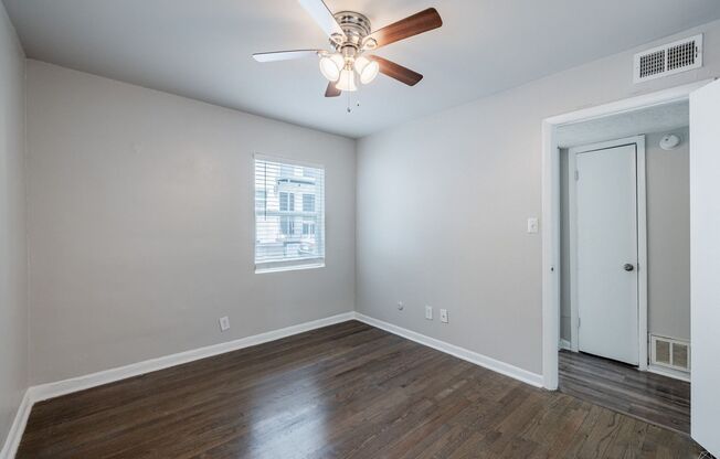 2 beds, 1 bath, 850 sqft, $1,350, Unit 26-C1