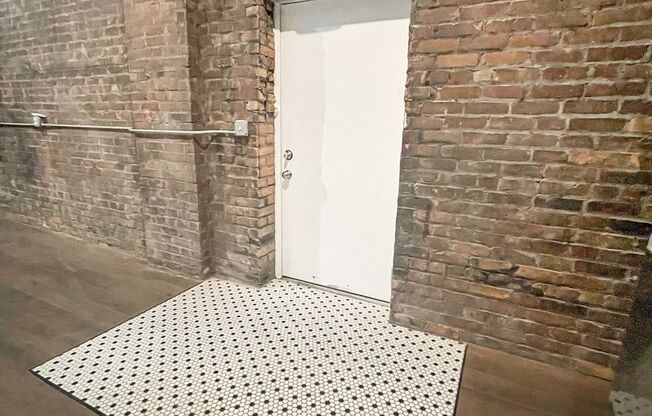 1 bed, 1 bath, 525 sqft, $1,475, Unit House