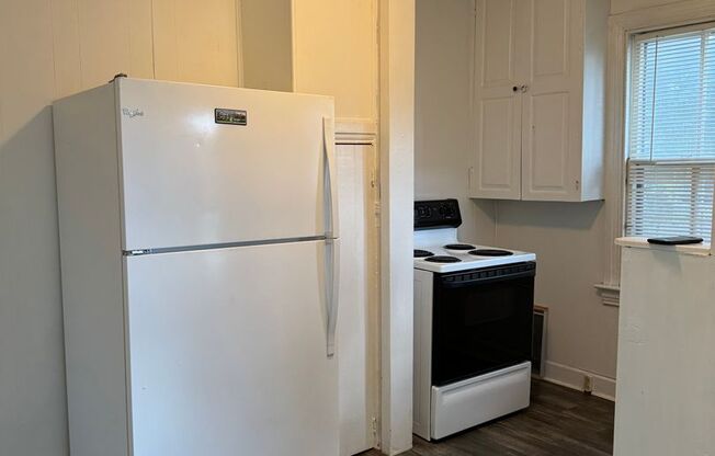 2 beds, 1 bath, $850, Unit 684 E. PHILADEPHIA ST. #1