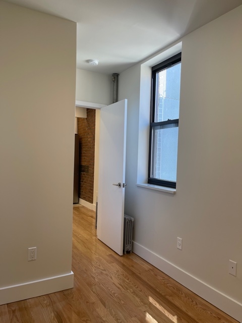 2 beds, 1 bath, $4,199, Unit 2C