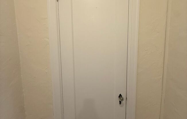 2 beds, 2 baths, 1,303 sqft, $3,000, Unit New King Edward  402