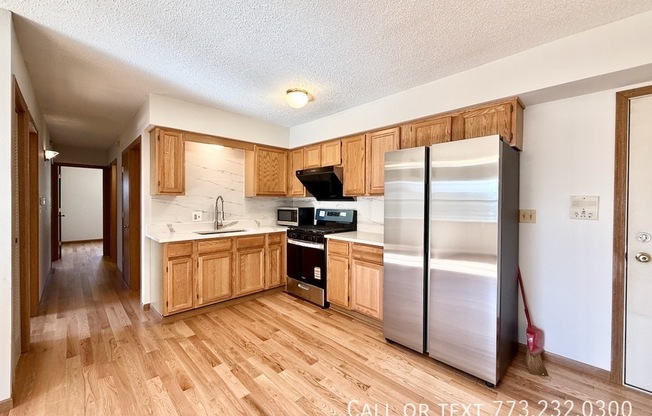 222 W 26 ST