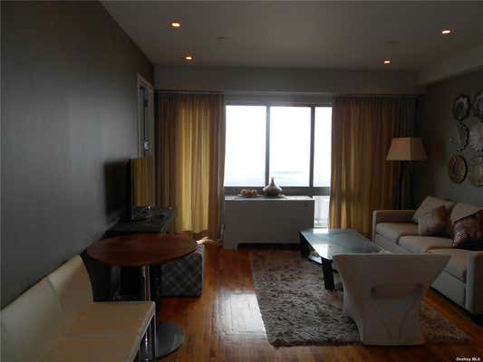 2 beds, 2 baths, $3,200, Unit 10J