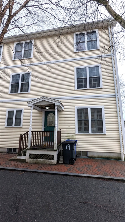 19 VINELAND ST