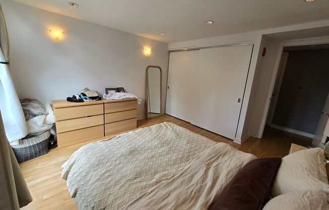 3 beds, 2.5 baths, 2,375 sqft, $4,995, Unit 1B