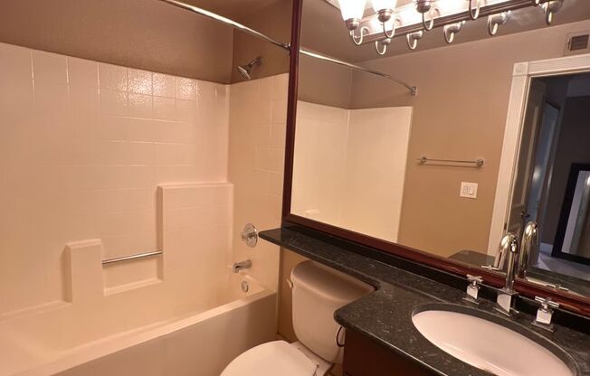 2 beds, 2 baths, $2,000, Unit # 334