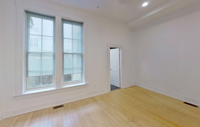 3 beds, 3 baths, 1,800 sqft, $2,399, Unit 16