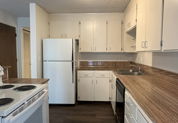 2334 B 49 AVE SW