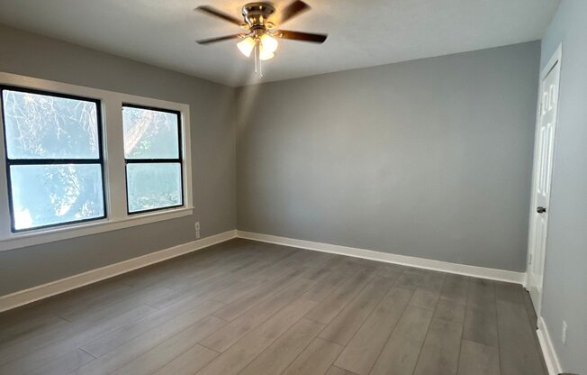 314 W CLARENDON DR