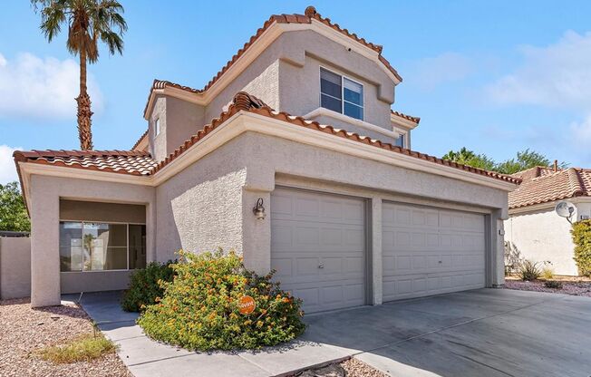 4 bedroom home with Pool