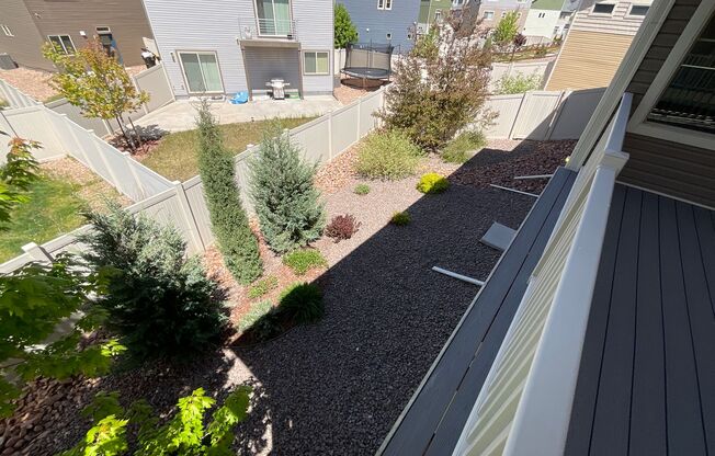 3 beds, 2.5 baths, $2,550