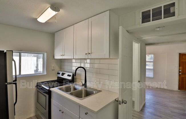 2 beds, 1 bath, 750 sqft, $1,275