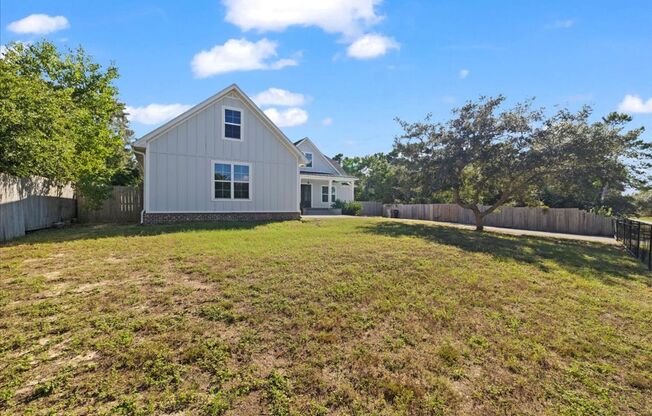 Custom Spacious Gulf Breeze Estate