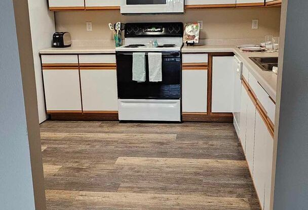 2 beds, 2 baths, 972 sqft, $1,445, Unit 2113-206