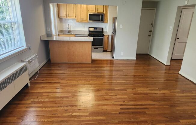 1 bed, 1 bath, 663 sqft, $1,995, Unit D-05