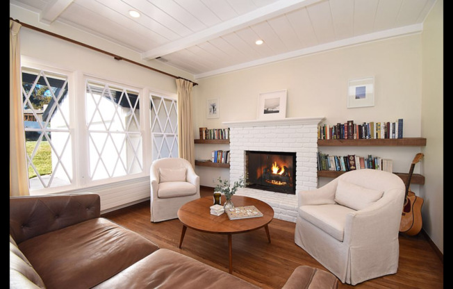 Beautiful single family home in Upper Hollywood Riviera