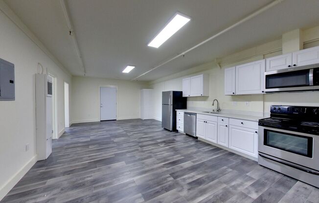 1 bed, 1 bath, $1,995, Unit Unit 105