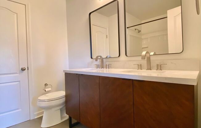 Modern 2BR/2BA Home Near BNA – Open Concept with Private Porch!