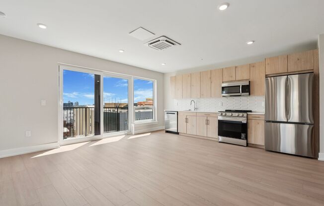 2 beds, 2 baths, 806 sqft, $2,365, Unit Unit 617