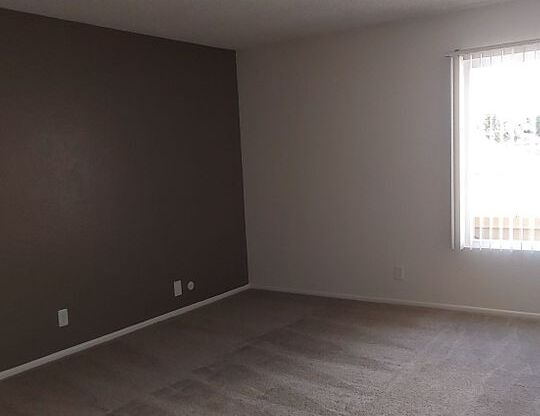 2 beds, 1 bath, 916 sqft, $2,475, Unit 120