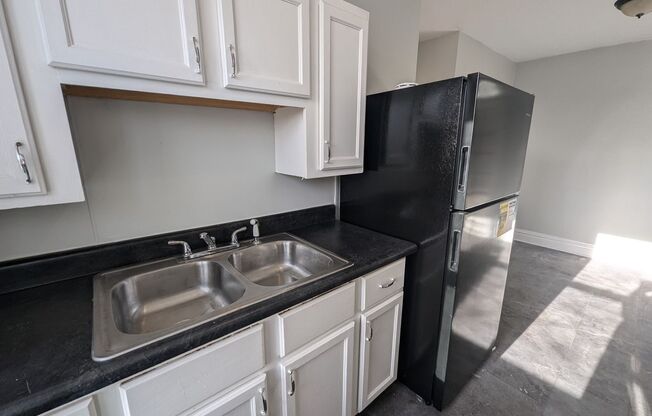 2 beds, 1 bath, 1,000 sqft, $875, Unit 1S