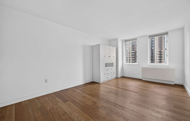 1 bed, 1 bath, 682 sqft, $5,700, Unit 22F