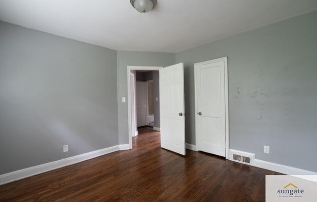 1122 GLENEAGLE RD