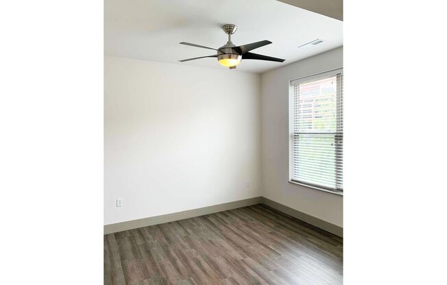 1 bed, 1 bath, 615 sqft, $1,595, Unit 3250-213