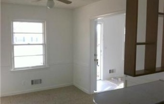 3 beds, 1 bath, $1,295