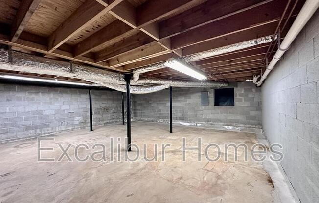 5506 WOODLAND DR