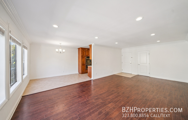 136 N SWALL DR