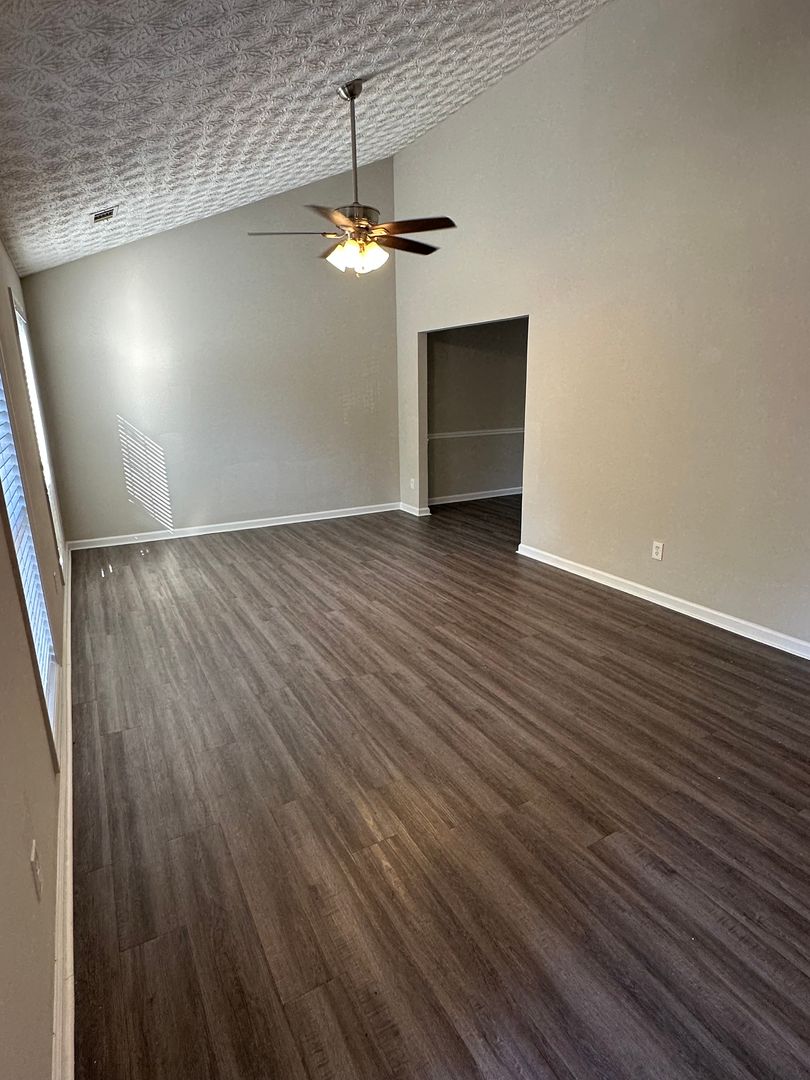 Beautiful Kennesaw Home For Rent!